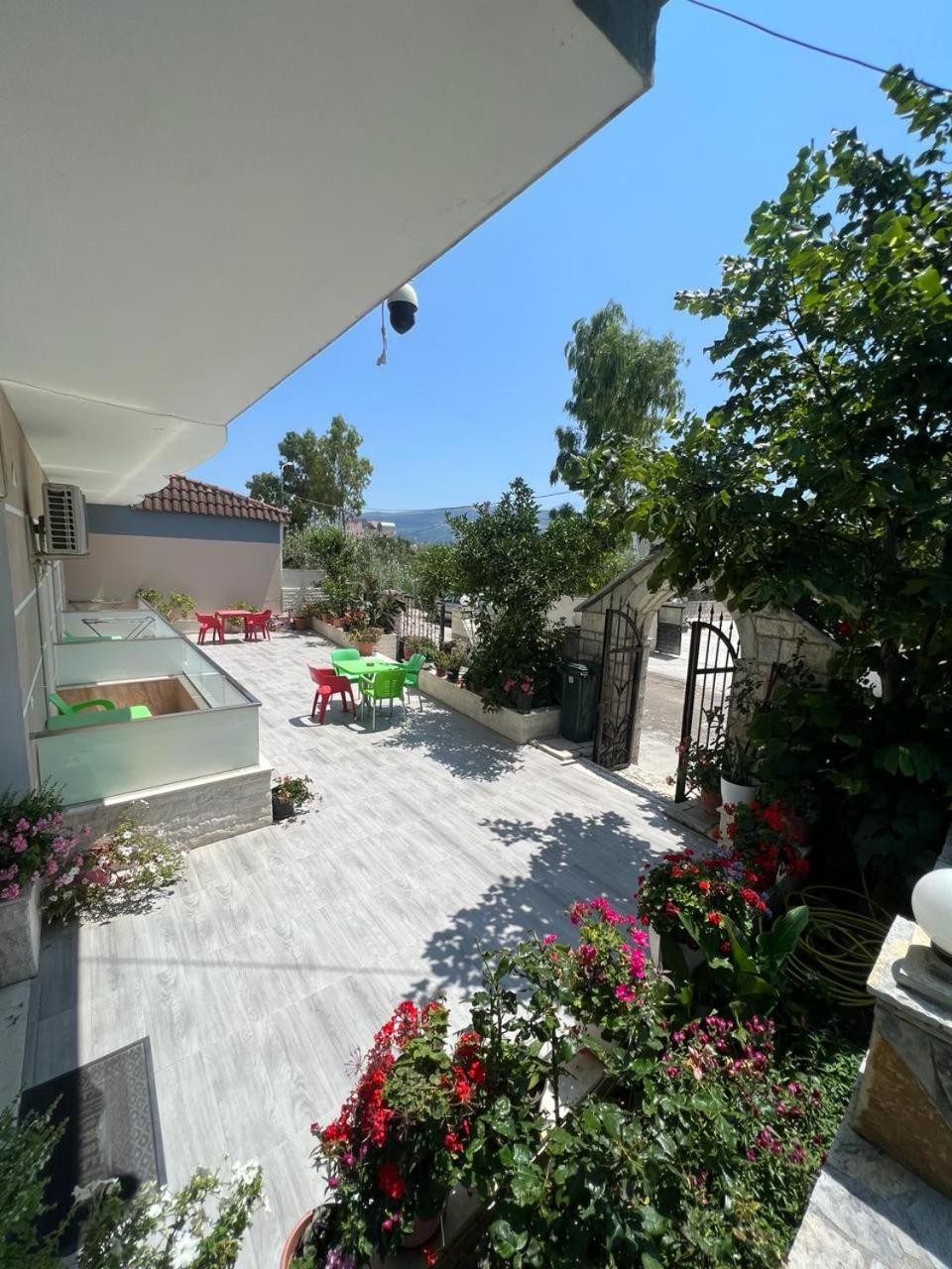 Hotel Villa Flowers Vlorë Exterior foto
